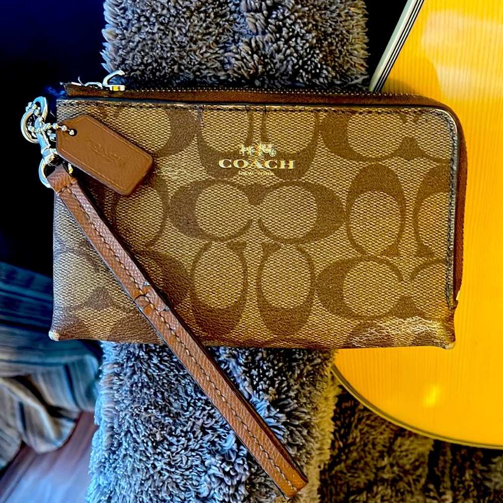 Pre- Loved Coach Wristlet